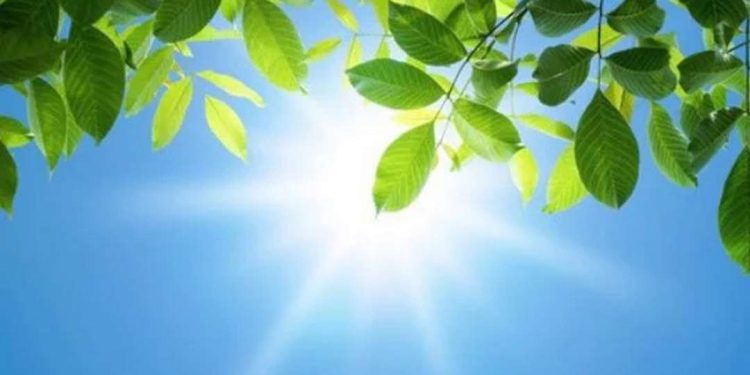 Ánh sáng là một từ phổ thông được sử dụng để chỉ các loại bức xạ điện từ