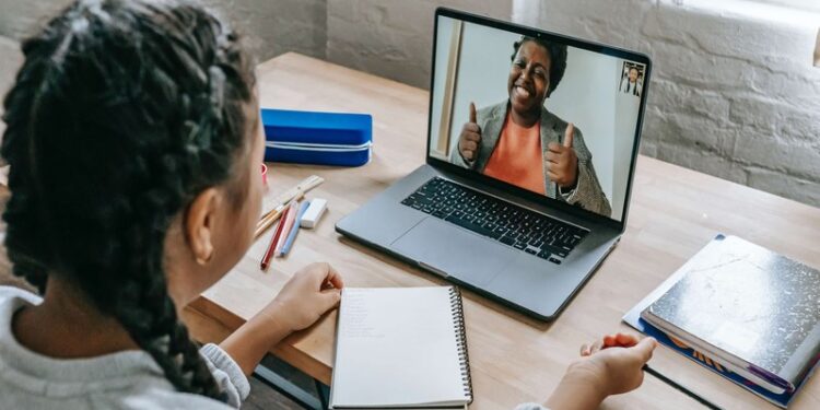 Kinh nghiệm giảng dạy, đặc biệt là dạy trực tuyến