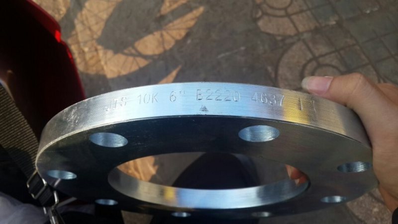 Tỉ lệ cacbon là yếu tố quyết định sự cân bằng giữa độ cứng và độ dẻo của thép